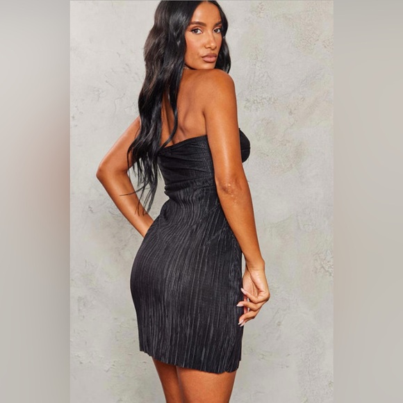 NWT Pretty Little Thing Black Plisse Knot Detail Bandeau Bodycon Dress Black - Picture 2 of 2